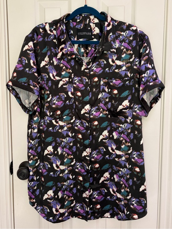 Wildfang Tops - Wildfang Empower Satin Short-Sleeve Button-Front Shirt with Purple Teal Print